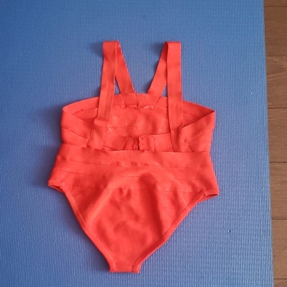 Bandage Swimsuit - Picture 6 of 7